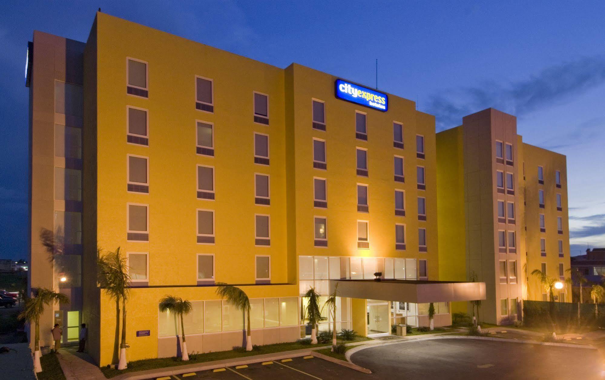 City Express Coatzacoalcos Exterior photo