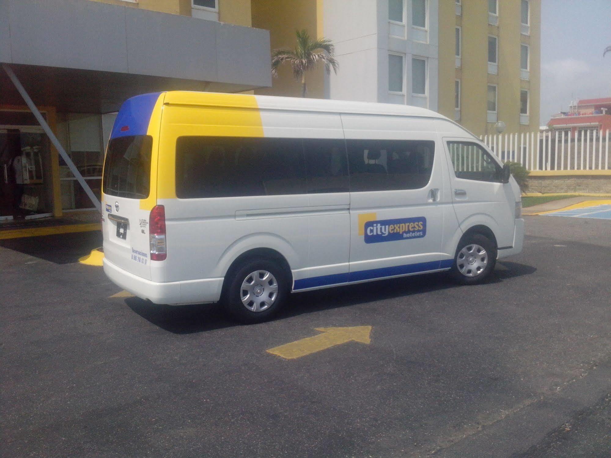 City Express Coatzacoalcos Exterior photo